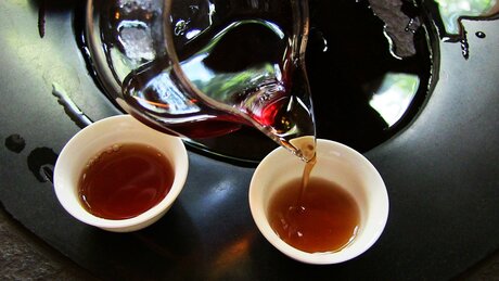 Заваривание пуэров и черного чая в чайнике