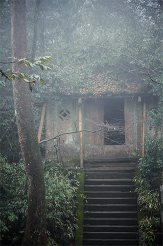 Wu Li Zhen’s house in Emei mountains